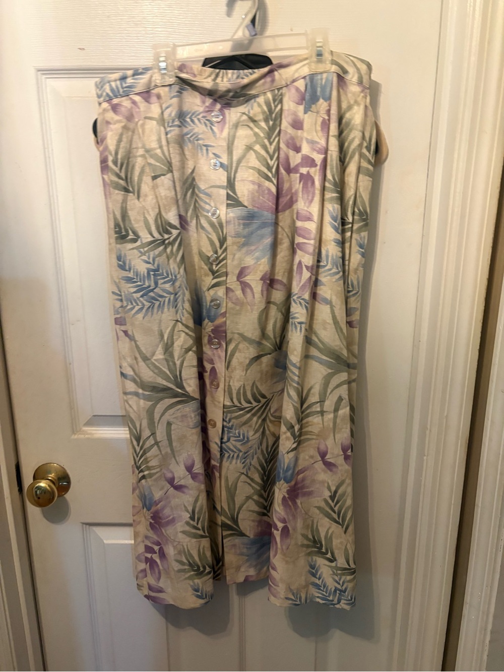 Alfred Dunner Cream Floral Button-Front Skirt with Purple & Blue Leaves
